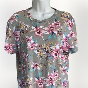YR UNISEX SMALL SHIRT CON PRECIOSO ESTAMPADO FLORAL. EDICIÓN LIMITADA.